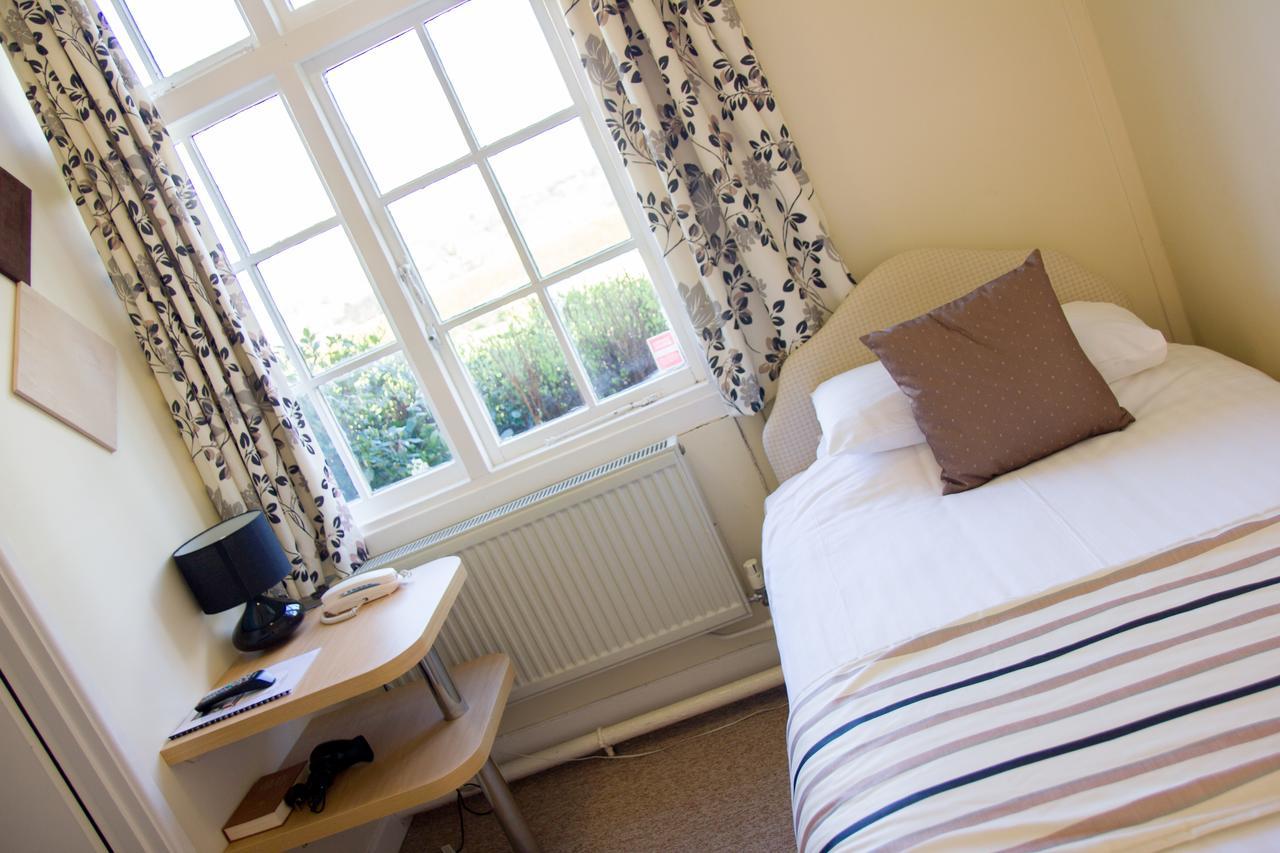 Eastwood Park Hotell Falfield Exteriör bild